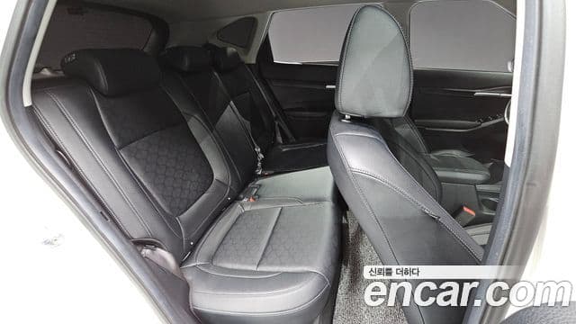Kia Seltos 2022 — Şəkil 18/20