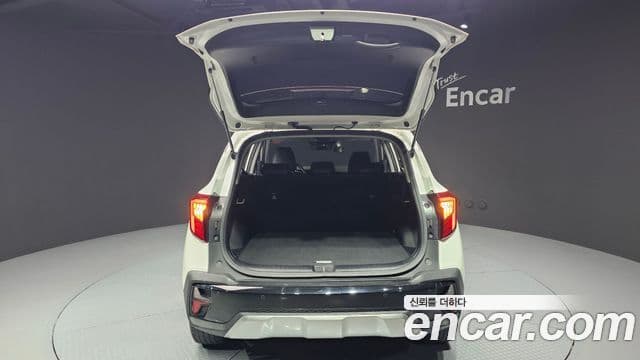 Kia Seltos 2022 — Şəkil 19/20