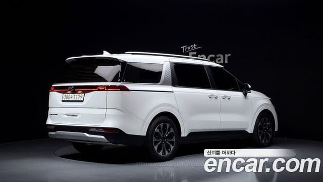 Kia Carnival 2021 — ფოტო 2/20