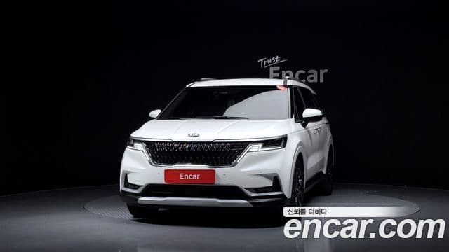 Kia Carnival 2021 — ფოტო 3/20