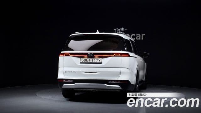 Kia Carnival 2021 — ფოტო 4/20
