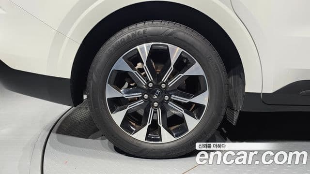 Kia Carnival 2021 — ფოტო 5/20