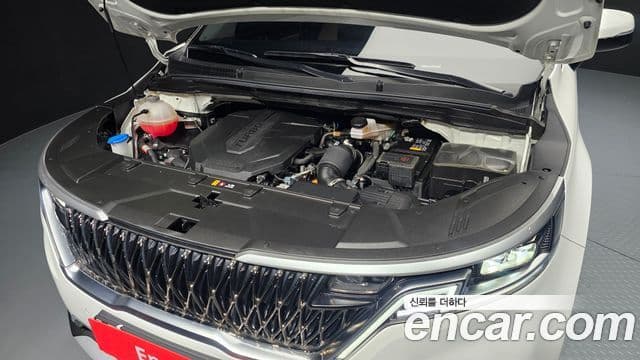 Kia Carnival 2021 — ფოტო 6/20