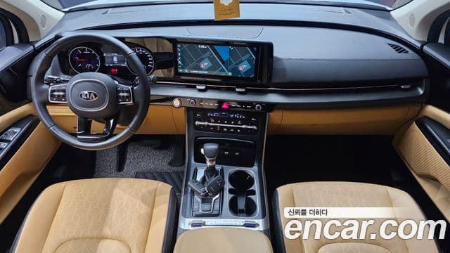 Kia Carnival 2021 — ფოტო 7/20