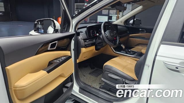 Kia Carnival 2021 — ფოტო 10/20