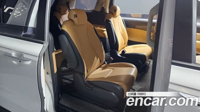Kia Carnival 2021 — ფოტო 11/20