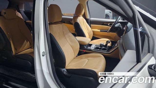 Kia Carnival 2021 — ფოტო 12/20