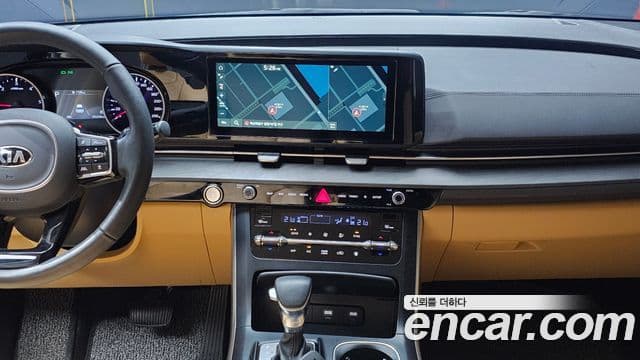 Kia Carnival 2021 — ფოტო 14/20