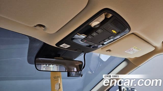 Kia Carnival 2021 — ფოტო 18/20