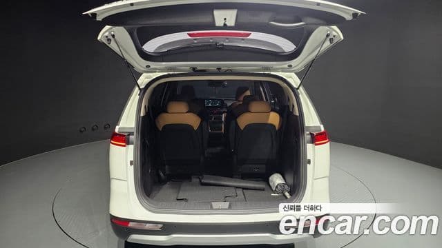Kia Carnival 2021 — ფოტო 20/20