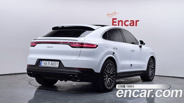 Porsche Cayenne 2023 — ფოტო 25/35