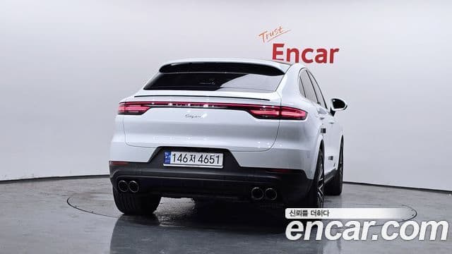 Porsche Cayenne 2023 — ფოტო 12/35