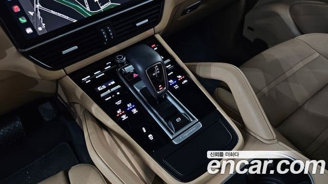 Porsche Cayenne 2023 — ფოტო 19/35