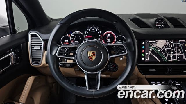 Porsche Cayenne 2023 — ფოტო 14/35