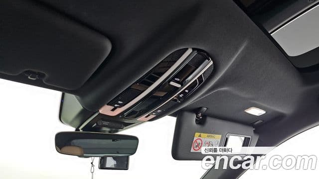 Porsche Cayenne 2023 — ფოტო 24/35