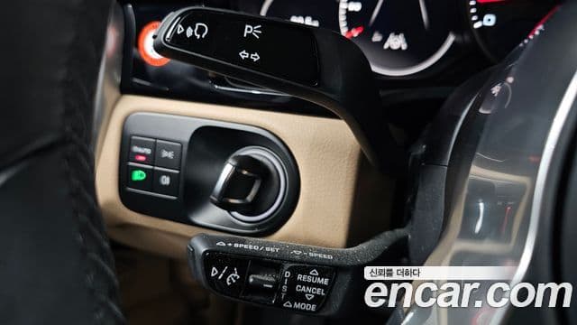 Porsche Cayenne 2023 — ფოტო 4/35