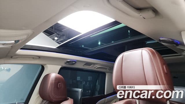 Mercedes-Benz GLS-Class 2023 — Фото 18/20