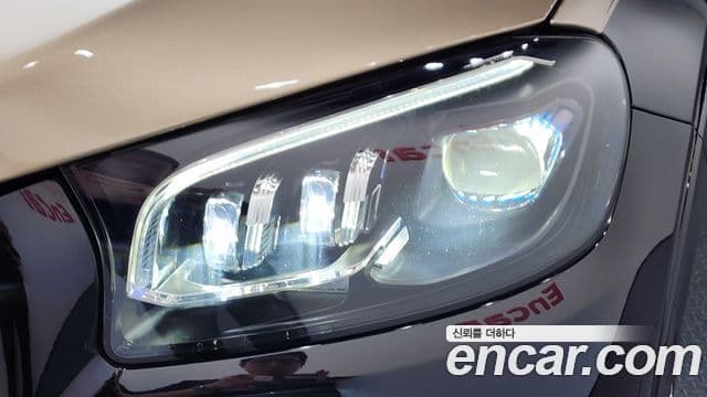 Mercedes-Benz GLS-Class 2023 — Photo 39/46