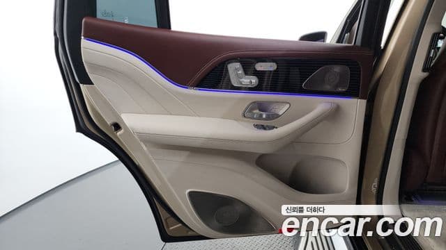 Mercedes-Benz GLS-Class 2023 — Photo 15/46