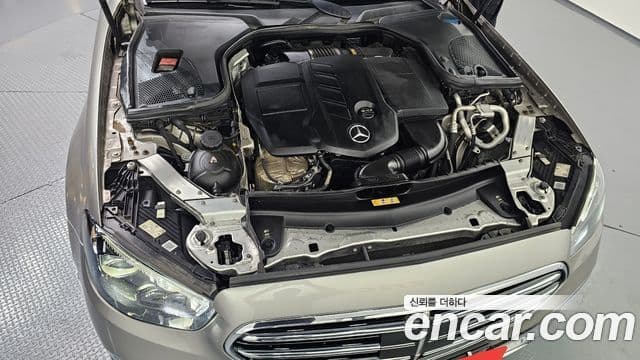 Mercedes-Benz E-Class 2021 — Фото 6/20
