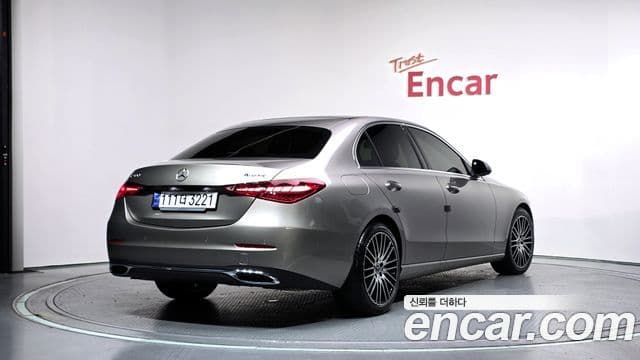 Mercedes-Benz C-Class 2024 — ფოტო 2/20
