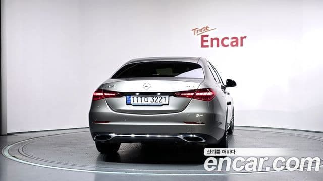 Mercedes-Benz C-Class 2024 — ფოტო 4/20
