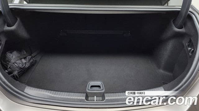 Mercedes-Benz C-Class 2024 — ფოტო 20/20