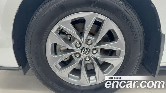 Toyota Sienna 2023 — Şəkil 10/14
