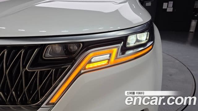 Kia Carnival 2021 — ფოტო 8/40