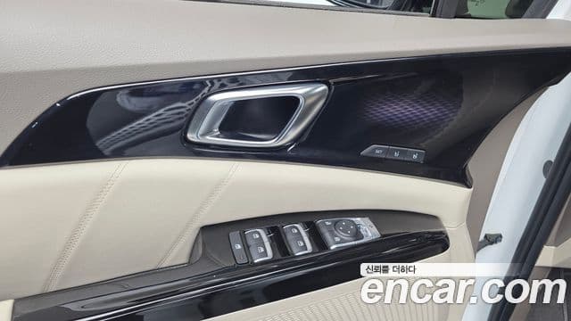 Kia Carnival 2021 — ფოტო 10/40