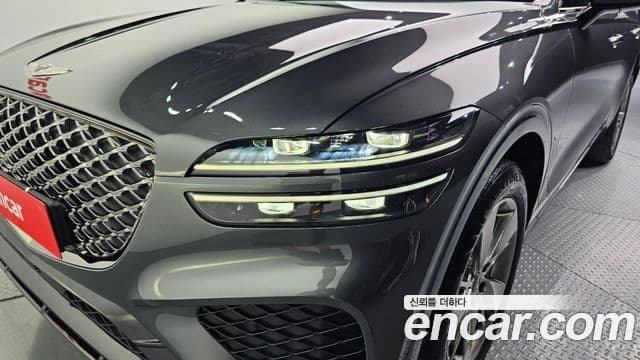 Genesis GV70 2021 — Photo 18/30