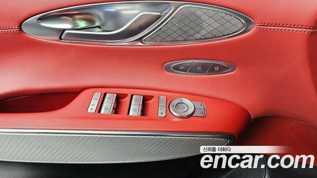 Genesis GV70 2021 — Photo 8/30
