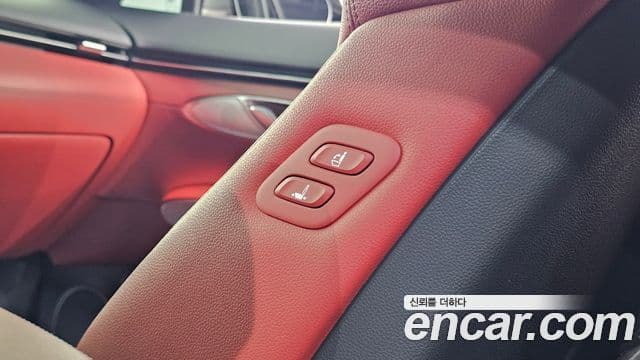 Genesis GV70 2021 — Photo 11/30
