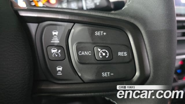 Jeep Wrangler 2025 — Фото 15/20