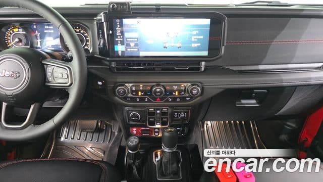 Jeep Wrangler 2025 — Фото 16/20