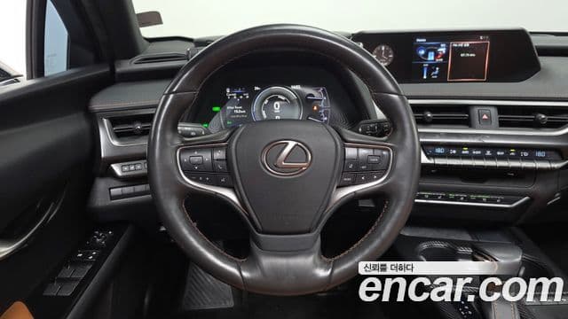 Lexus UX250h 2020 — Şəkil 14/20