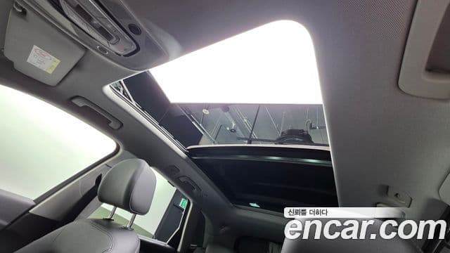 Audi Q5 2021 — Şəkil 27/33