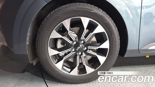 Kia Carnival 2022 — ფოტო 5/20