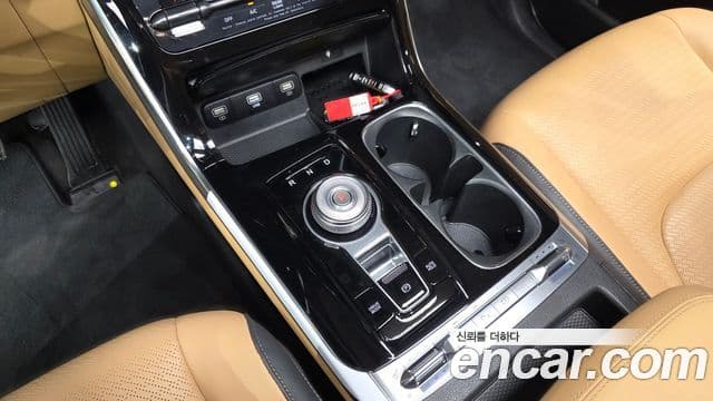 Kia Carnival 2022 — ფოტო 9/20
