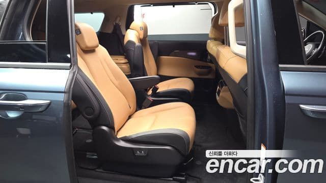 Kia Carnival 2022 — ფოტო 11/20
