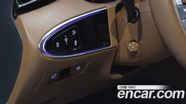 Genesis GV70 2023 — ფოტო 15/20
