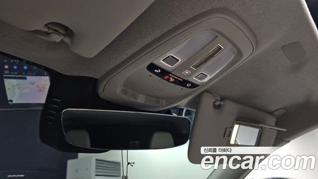 Volvo XC40 2025 — ფოტო 18/20
