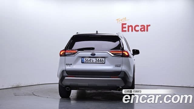 Toyota RAV4 2023 — Şəkil 4/20