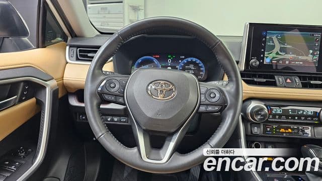 Toyota RAV4 2023 — Şəkil 13/20