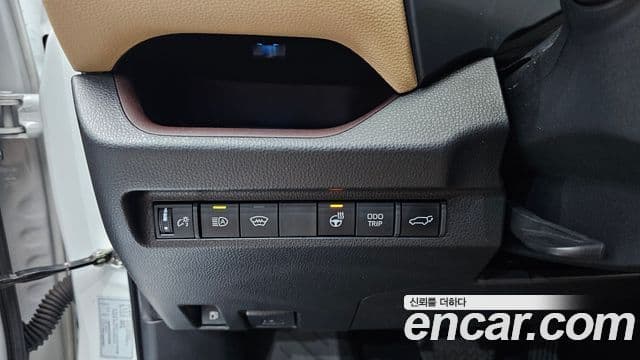 Toyota RAV4 2023 — Şəkil 17/20