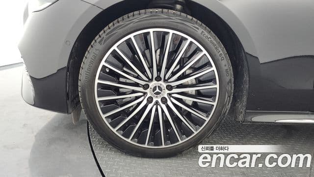 Mercedes-Benz E-Class 2024 — ფოტო 5/20