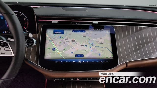 Mercedes-Benz E-Class 2024 — ფოტო 13/20