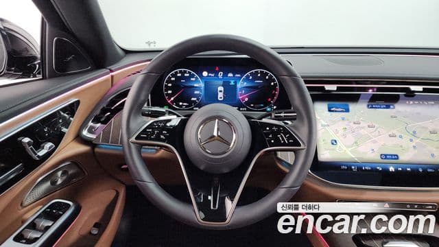 Mercedes-Benz E-Class 2024 — ფოტო 14/20