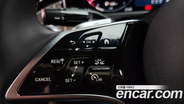 Mercedes-Benz E-Class 2024 — ფოტო 17/20