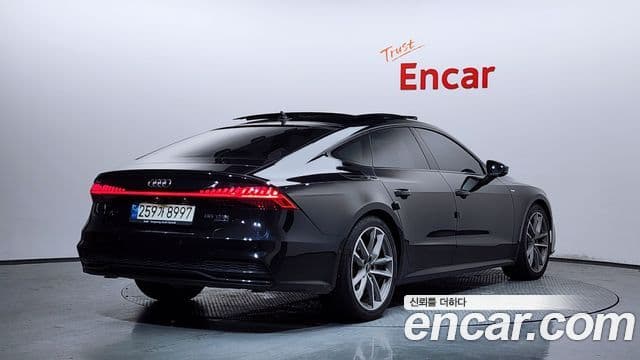 Audi A7 2021 — ფოტო 2/20